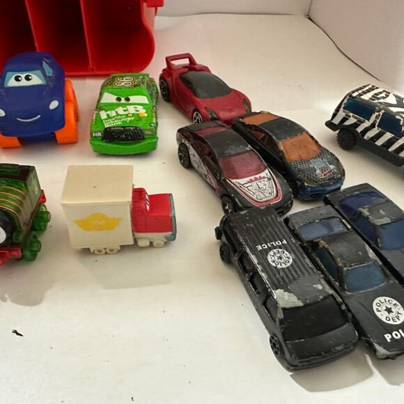 Chugging Car or Train Carry Case. All toys included and recently cleaned - Picture 3 of 7